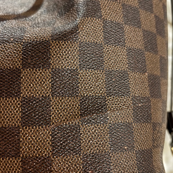 Louis Vuitton Neverfull - Picture 7 of 12